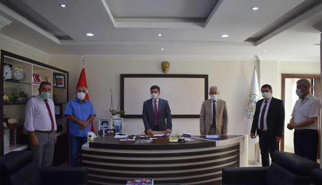 YILMAZ,SÖZLEŞMEYİ ‘ALINTERİNİN PAZARLIĞI OLMAZ’ DİYEREK İMZALADI