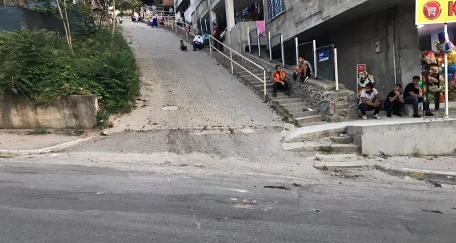 Yokuştan aşağıya kayan 4 yaşındaki çocuk midibüsün altında can verdi