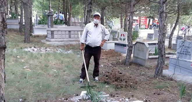 BAHADINDA MEZARLIKLAR İMECE USULÜ İLE TEMİZLENİYOR