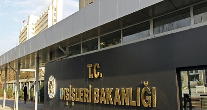 Dışişleri Bakanlığından Türk bayrağını yakanlara sert tepki