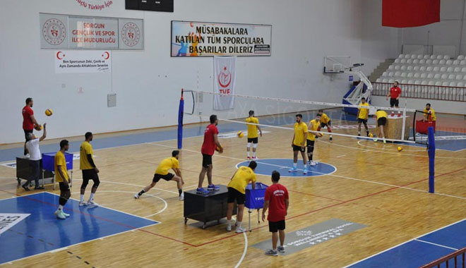 SORGUN BELEDİYE SPOR VOLEYBOL TAKIMI YENİ SEZONA HAZIRLANIYOR