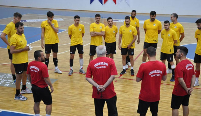 SORGUN BELEDİYESİ VOLEYBOL TAKIMI İLK 2 MAÇTAN 6 PUAN BEKLİYOR