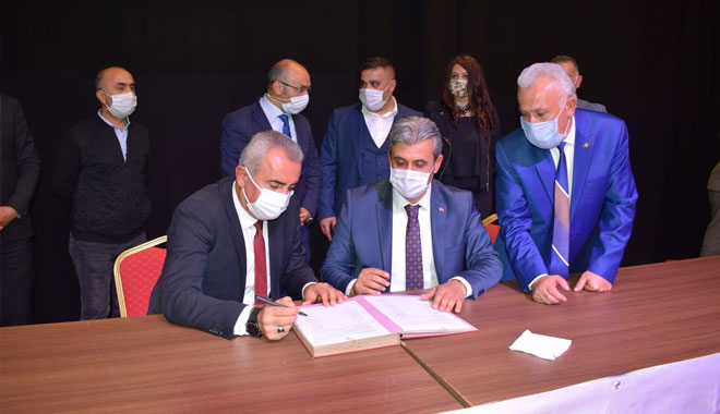 YOZGAT BELEDİYESİNDE 551 ÇALIŞANI SEVİNDİREN SÖZLEŞME İMZALANDI