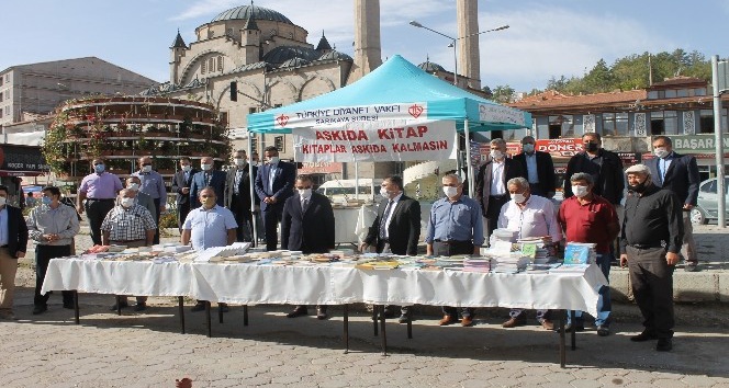 KİTAPLAR ASKIDA KALMAYACAK PROJESİ TANITILDI