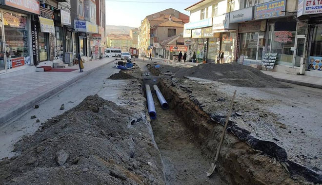 SORGUN’UN CADDE ve SOKAKLARINDA ALT YAPI ÇALIŞMALARI TAM GAZ