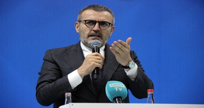 ÜNAL: ‘PARTİLİ CUMHURBAŞKANI OLUR MU’ ELEŞTİRİLERİNİ YANITLADI