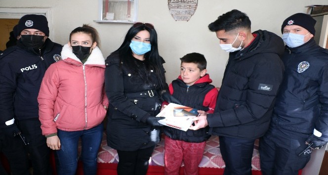 CİMER’DEN TABLET İSTEYEN ONUR’U ‘ÖZLEM ESERTÜRK’ SEVİNDİRDİ