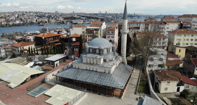 Kazasker İvaz Efendi Camii farklılıklarıyla dikkat çekiyor