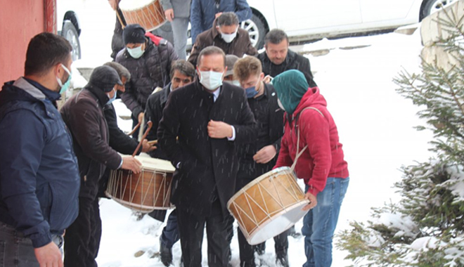 AĞIRALİOĞLU YOZGAT’TA KONUŞTU: BİZ SEÇİMDEN KAÇMAYIZ