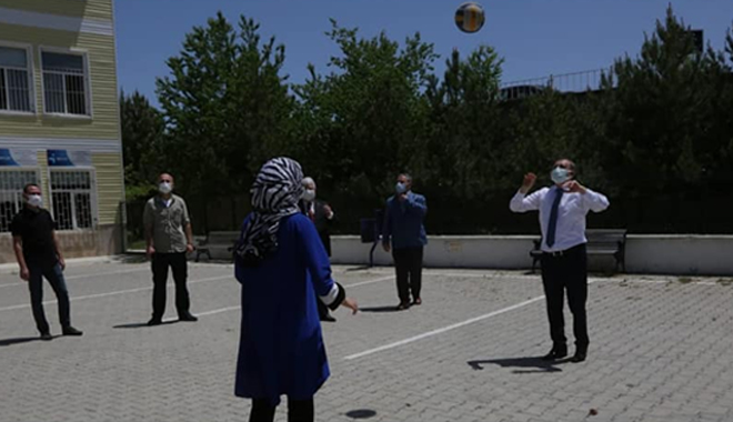 İŞTE,VALİ ZİYA POLAT’IN SPORTİF HÜNERLERİ