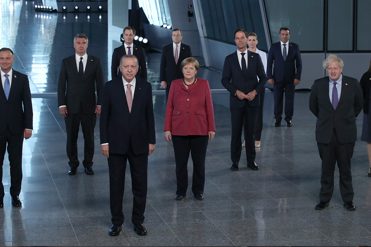 Cumhurbaşkanı Erdoğan, NATO Liderler Zirvesi'nde aile fotoğrafı çekildi