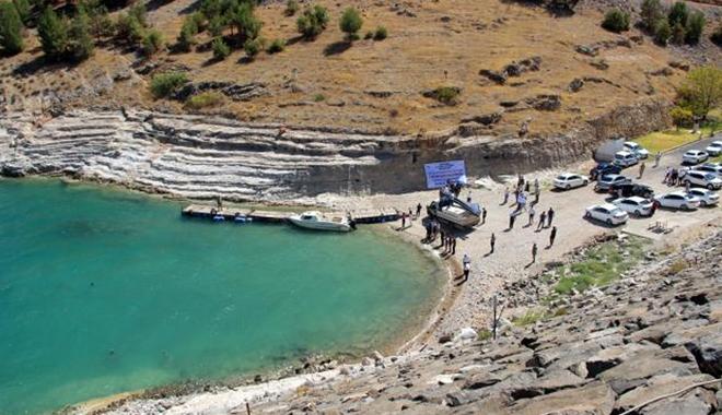ŞANLIURFADAN YOZGAT GÖLETLERİNE BİR MİLYON YAVRU SAZAN BALIĞI