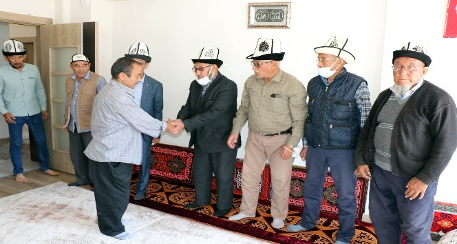 KIRGIZ TÜRKLERİ: YENİFAKILIDA YAŞAMAKTAN OLDUKCA MUTLUYUZ