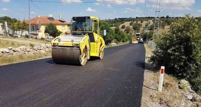 YOZGAT’IN KÖY YOLLARINDA SICAK ASFALT DÖNEMİ