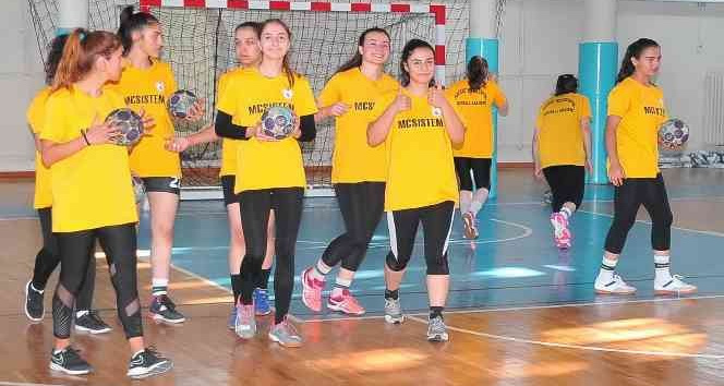 YOZGAT ASPG HENTBOL TAKIMININ HEDEFİ MUTLAK GALİBİYET