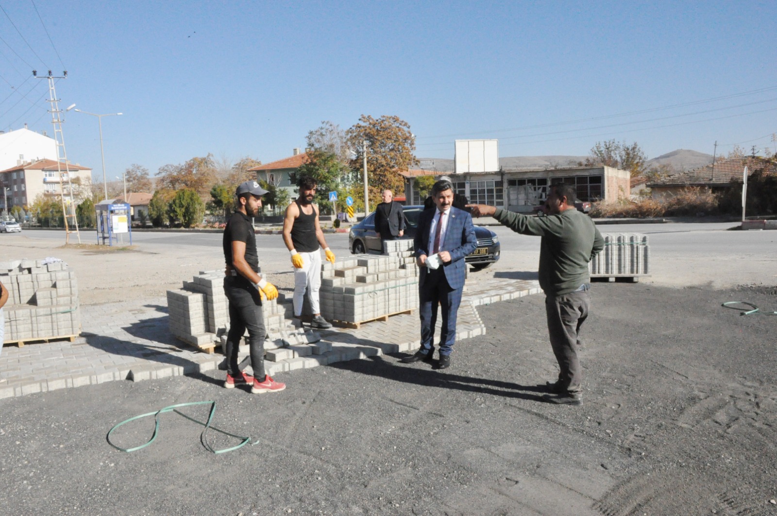 BAŞKAN YILMAZ’DAN  KURTULUŞ CADDESİNDE YOL ÇALIŞMASI DENETİMİ