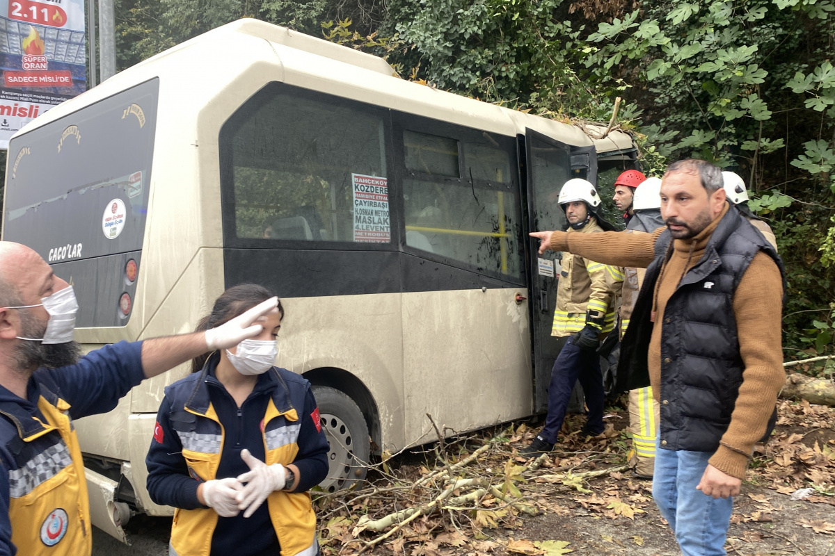 Sarıyer'de minibüs kazası: Ölü ve yaralılar var