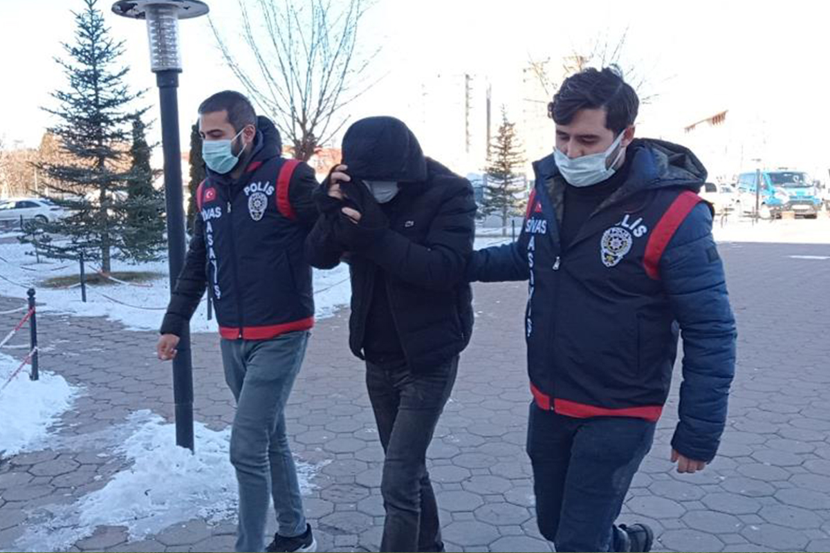 Milyonlarca lirayı zimmetine geçirdiği iddia edilen banka müdürü tutuklandı