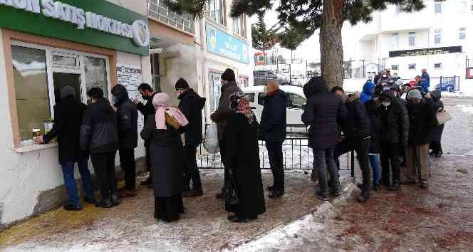 YOZGATTA TMO ÜRÜN SATIŞ NOKTASINDA UCUZ YAĞ KUYRUĞU