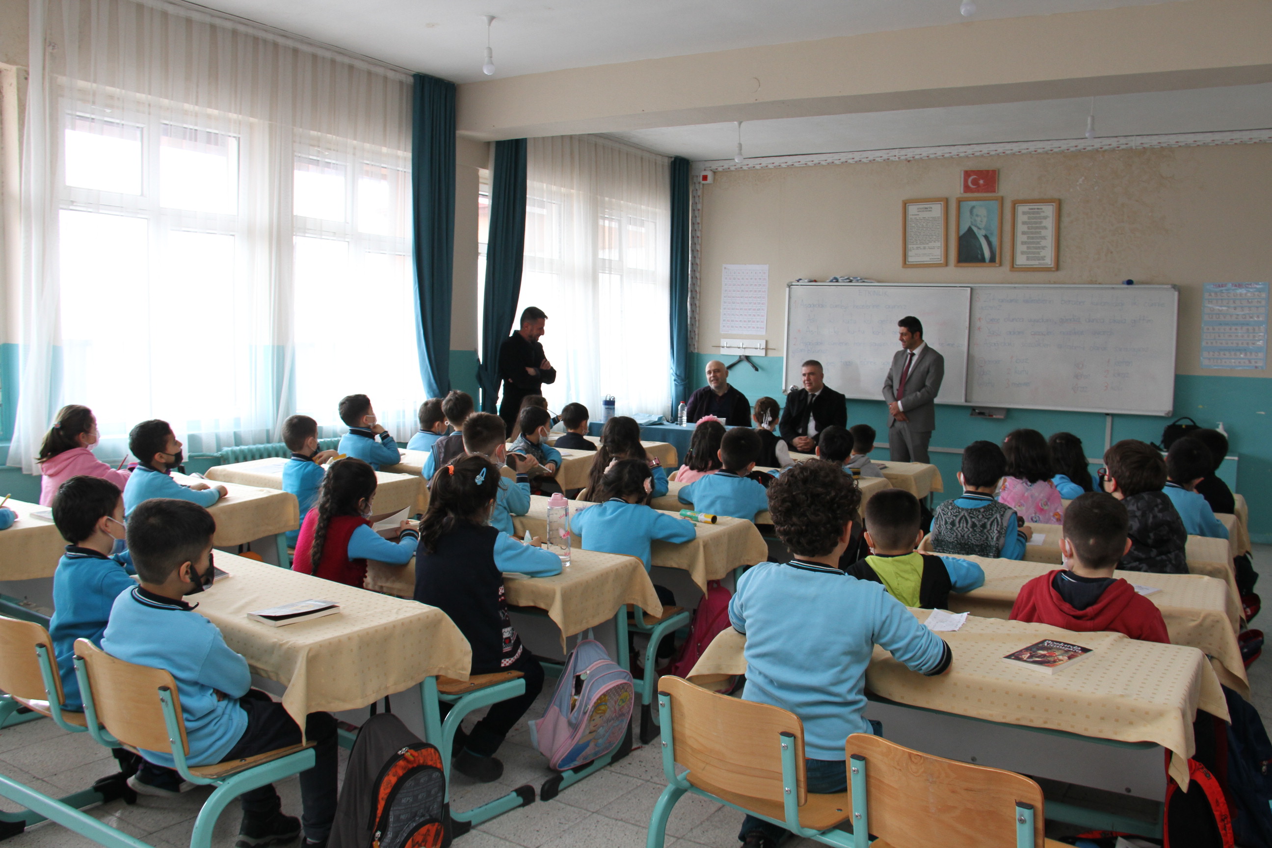 BOZKIRIN KALEMİ MUSTAFA ÇİFTÇİ  ÖĞRENCİLERLE BULUŞTU