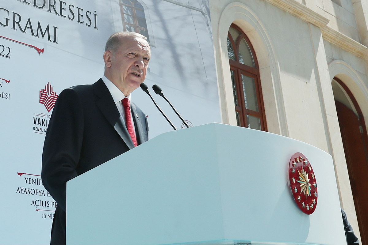Cumhurbaşkanı Erdoğan: 'Tek parti zihniyetinin bir utanç lekesini daha ortadan kaldırıyoruz'