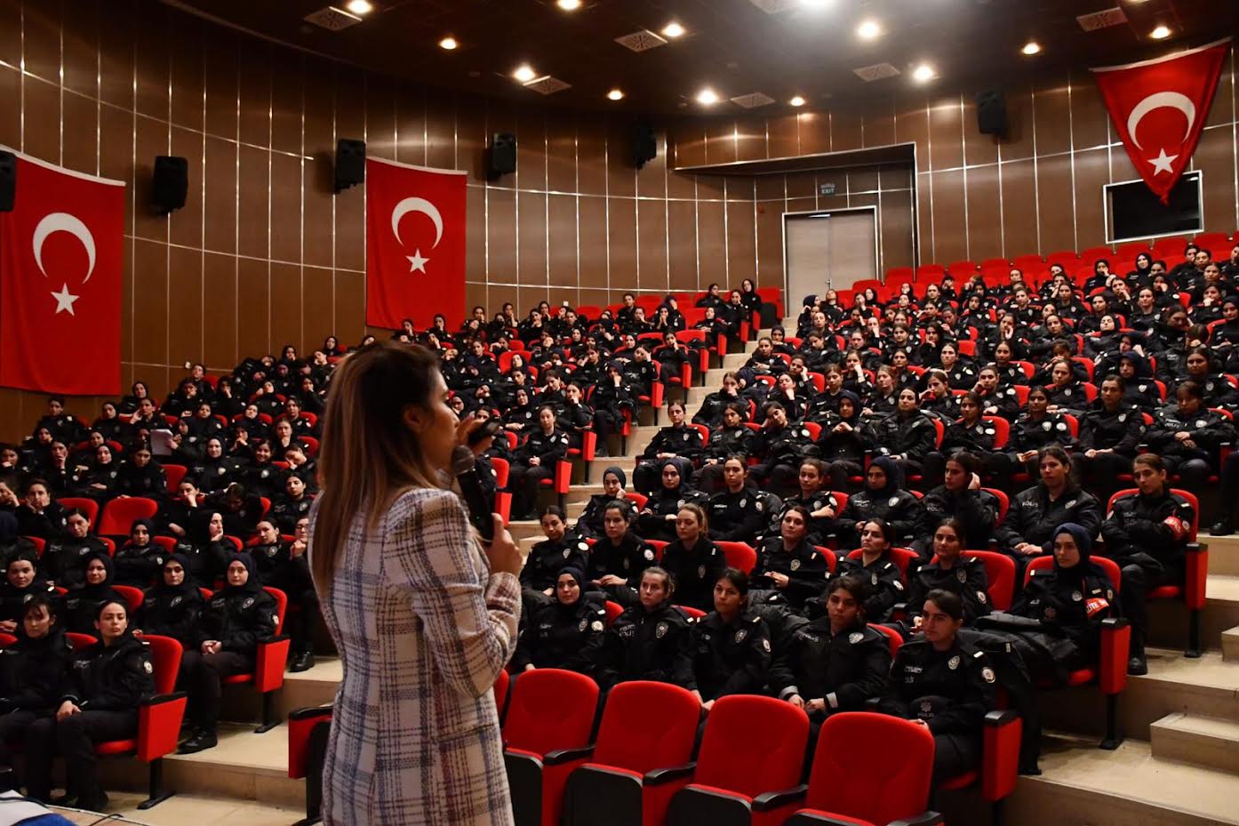 YOZGAT’TA POLİS ADAYLARINA ‘EVLİLİK ÖNCESİ EĞİTİMİ’ KONFERANSI