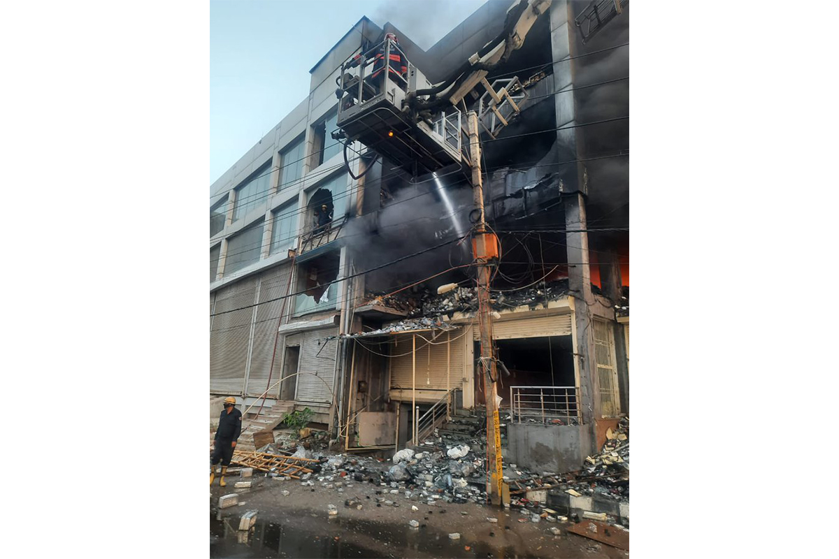 Hindistan’da binada yangın: 26 ölü, 30 yaralı