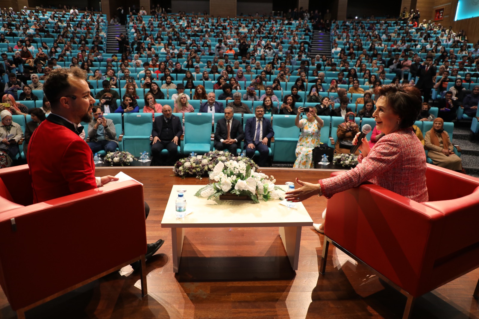 YEŞİLÇAMIN EFSANE İSMİ HÜLYA KOÇYİĞİT YOZGATA GELDİ