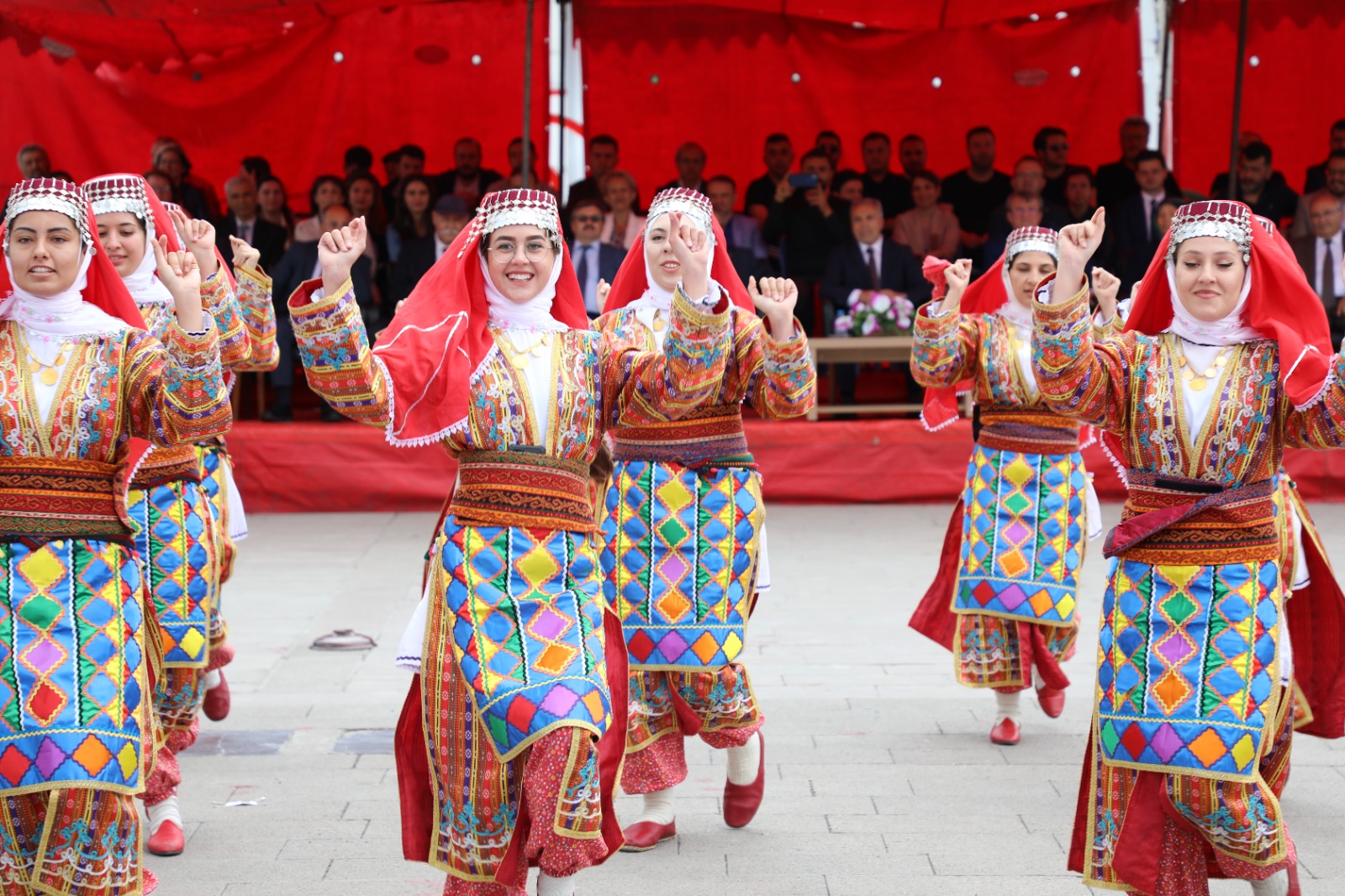 YOBÜ'NÜN FESTİVAL ve MEZUNİYET TÖREN ETKİNLİKLERİ BAŞLADI