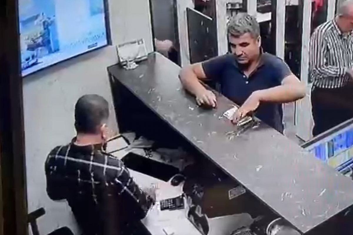 Döviz bürosu bin euro fazla verdiği müşterisini bekliyor