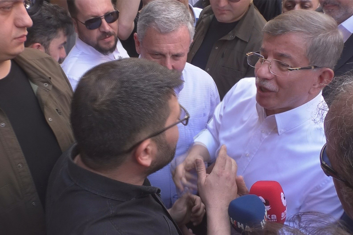 Davutoğlu, Malatya'da halkın tepkisiyle karşılaştı!