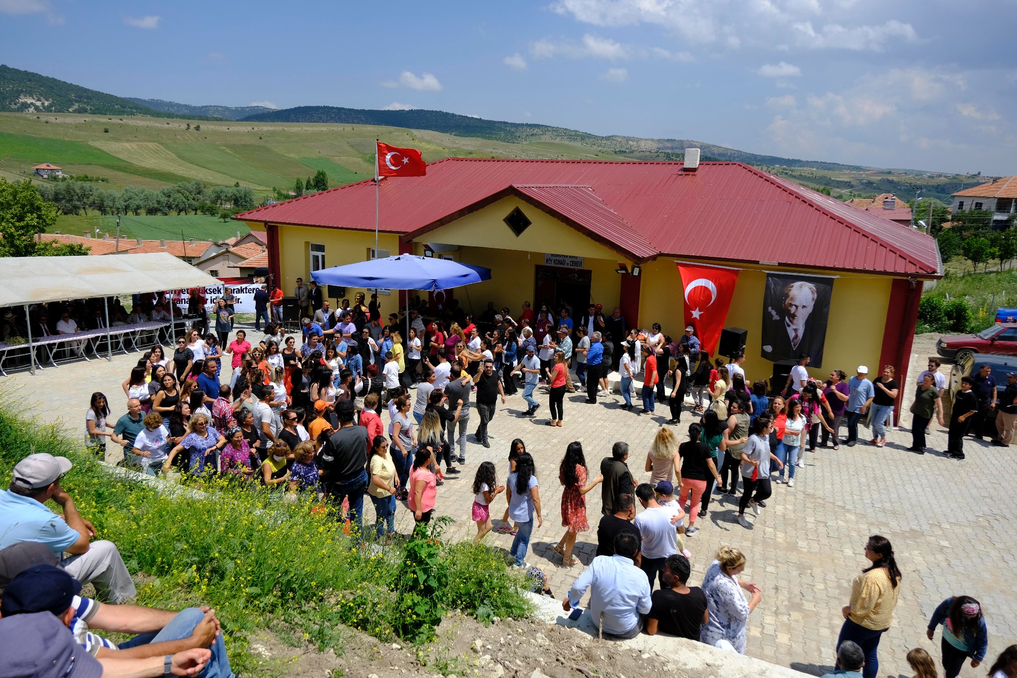 BOZHÖYÜKTE KÖY KONAĞI İLE CEMEVİNE TÖRENLİ AÇILIŞ