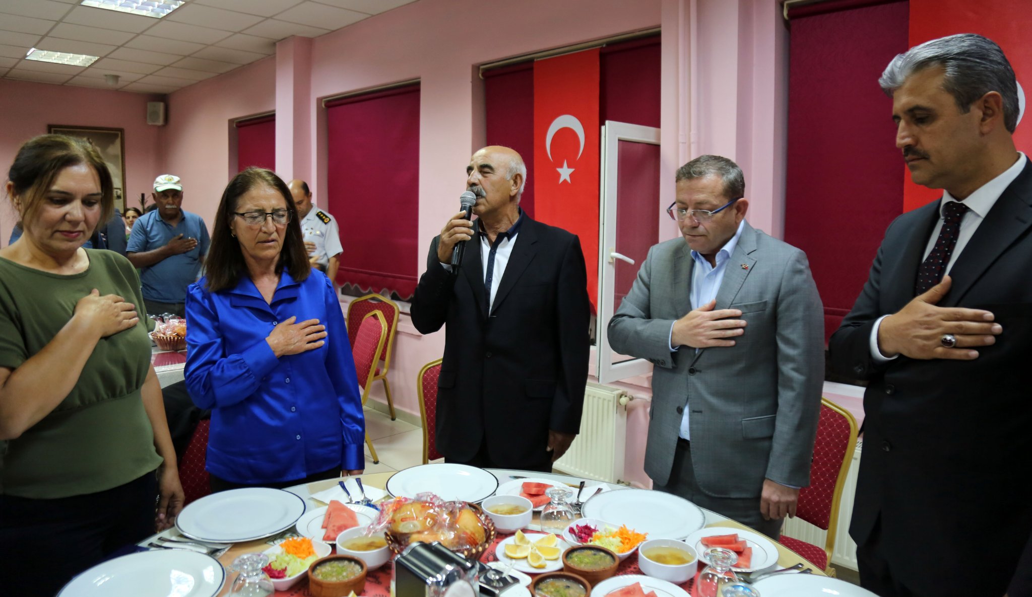 YOZGAT VALİLİĞİNDEN KENTTEKİ ALEVİLERE MUHARREM AYI İFTARI