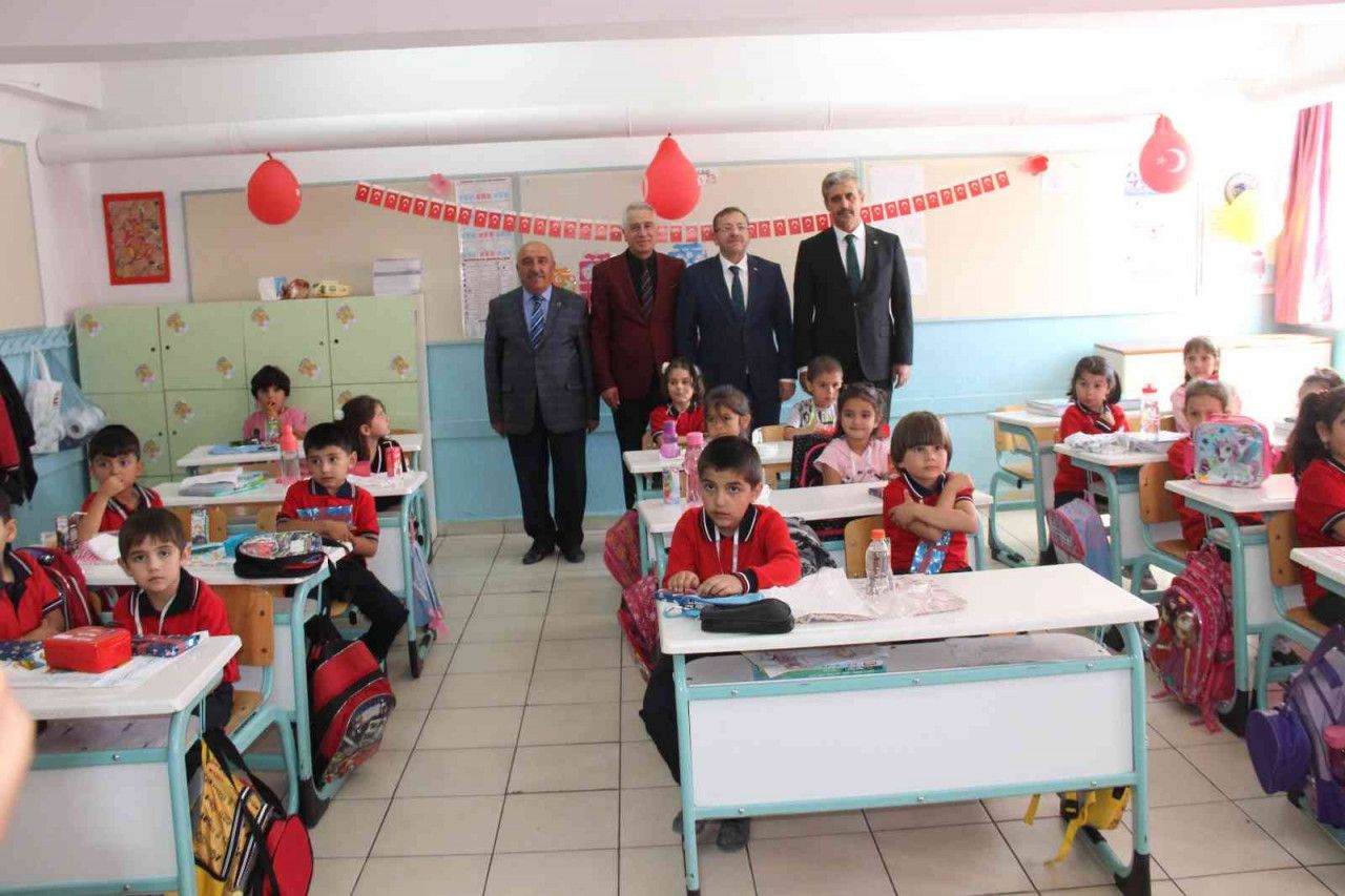 DERS ZİLİ ÇALDI..458 OKULDA 69 610 ÖĞRENCİ EĞİTİME BAŞLADI