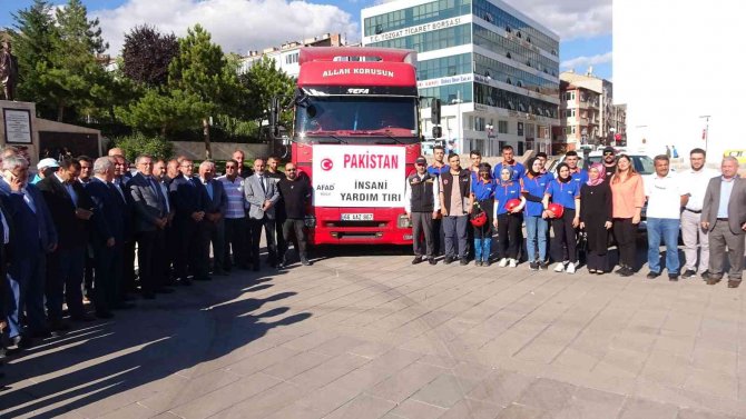 PAKİSTANLI SELZEDELERE TIR DOLUSU İNSANİ YARDIM SEVKİYATI