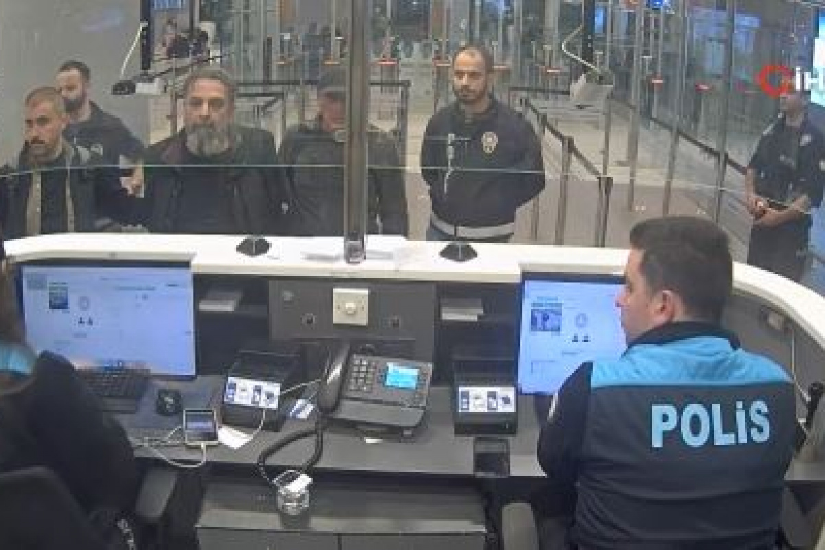 Kırmızı bültenle aranan ve Arnavutluk'ta yakalanan Salih Akkurt Türkiye'ye getirildi