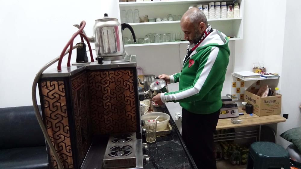 DERNEK BAŞKANINDAN TARAFTARLARA UCUZ ÇAY KAMPANYASI