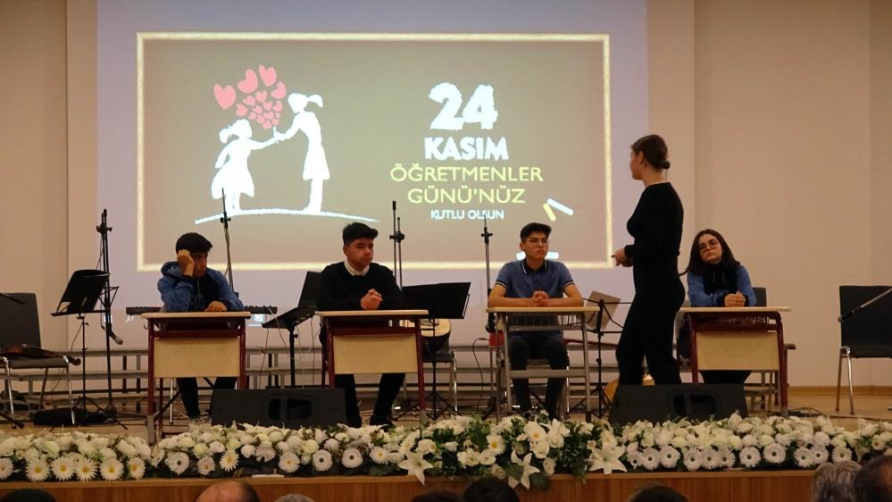 ÖĞRETMENLER GÜNÜNDE 57 ÖĞRETMENE  GÖREVE BAŞLATMA TÖRENİ