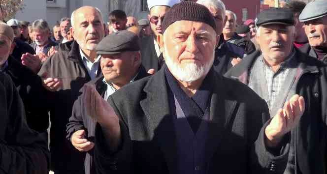 SARIKAYALI ÇİFTÇİLERDEN TOPLUCA KAR VE YAĞMUR DUASI