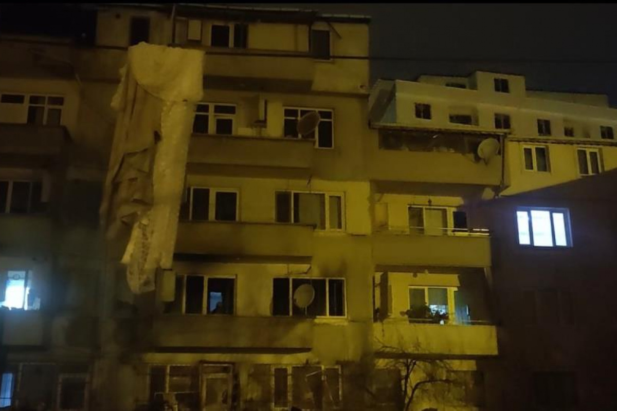 Bursa’da 5 katlı binanın 2. katında doğal gaz patlaması sonucu yangın çıktı