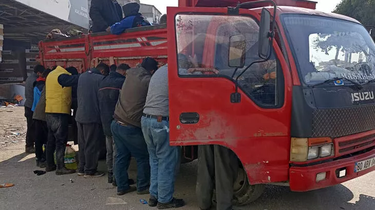 DEPREM BÖLGESİNDEKİ YAĞMACILAR  SUÇÜSTÜ YAKALANDILAR