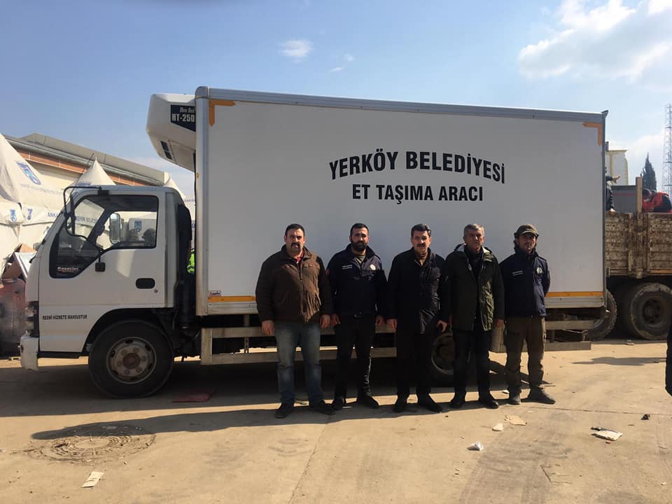 YERKÖY BELEDİYESİNDEN DEPREMZEDELERE TAZE KUZU ETİ SEVKİYATI