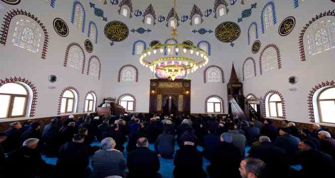 AKDAĞMADENİNDE SADULLAH EFENDİ KIBLE CAMİİ İBADETE AÇILDI