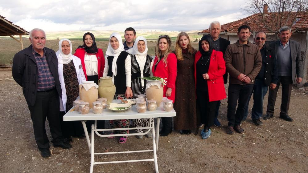 YERKÖY’ÜN MİDİLİÇ VE ÇANAK PEYNİRİNİ MARKALAŞTIRARAK ÜRETTİLER