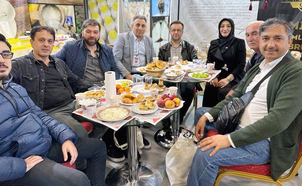 İSTANBUL PEYNİR FUARINDA GÖRÜCÜYE ÇIKAN MİDİLİÇ PEYNİRİ BEĞENİLDİ