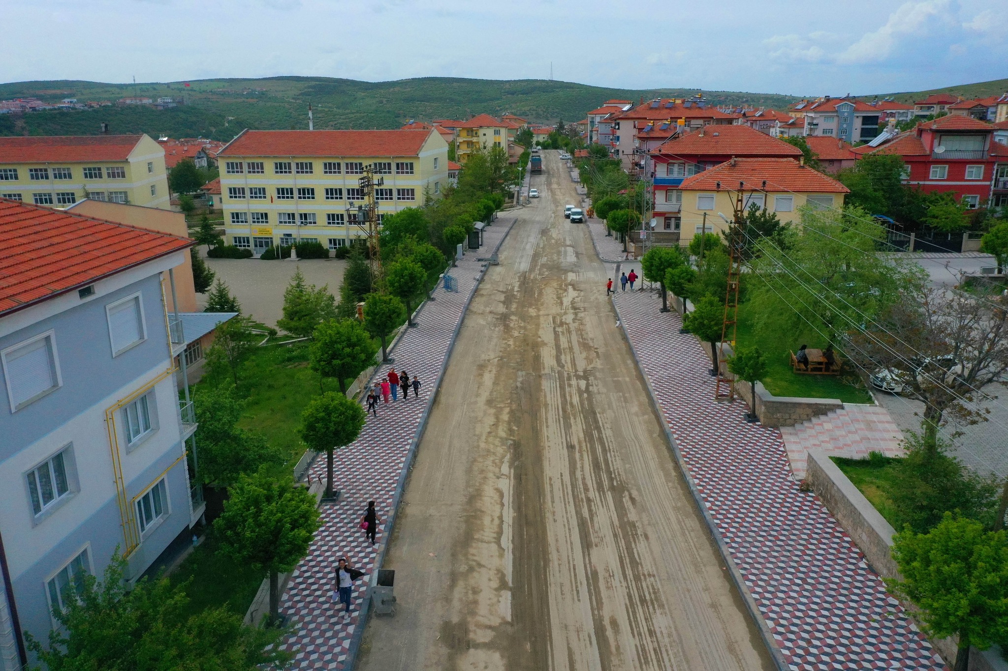 AKDAĞMADENİNDE ORMAN YOLU TAMAMLANMAK ÜZERE