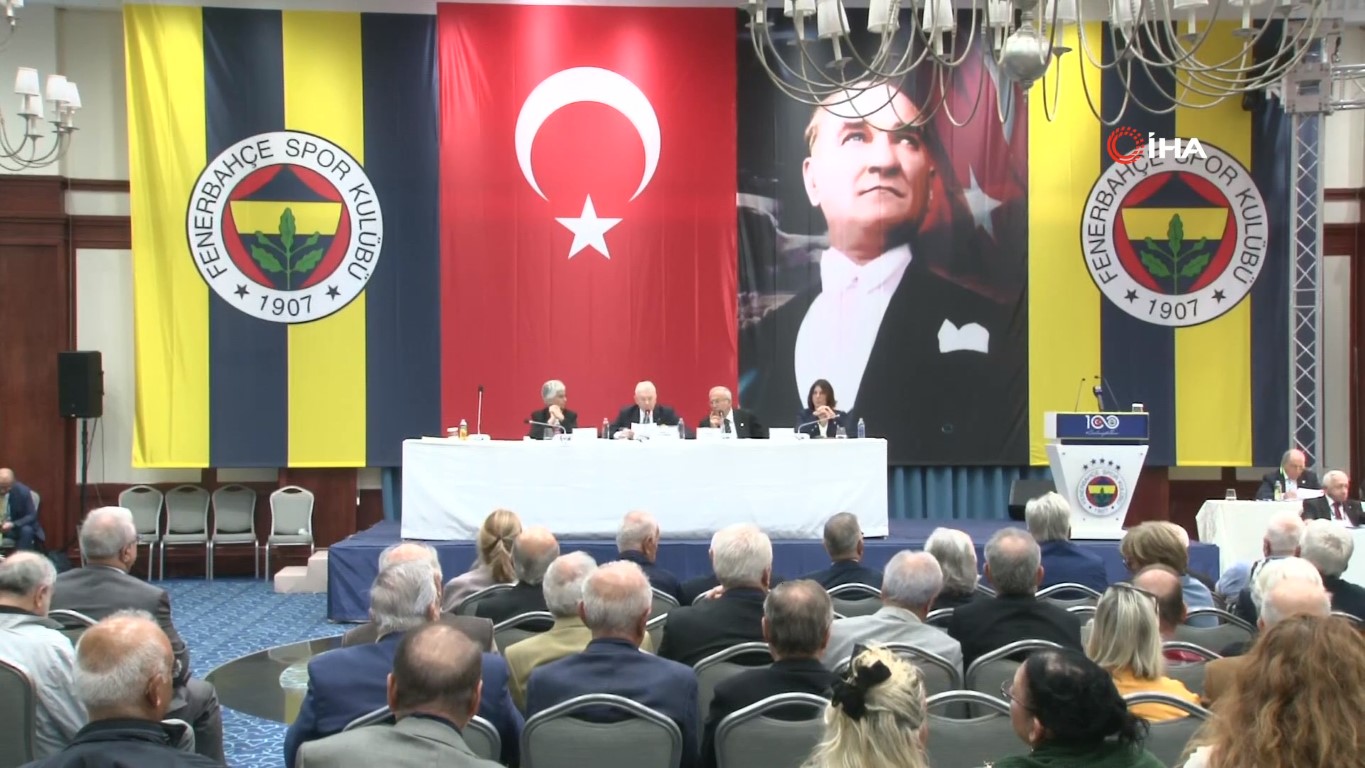 FENERBAHÇE'DE 'SÜPER KUPA MAÇI TÜRKİYE'DE OYNANSIN' ÖNERGESİ KABUL EDİLDİ