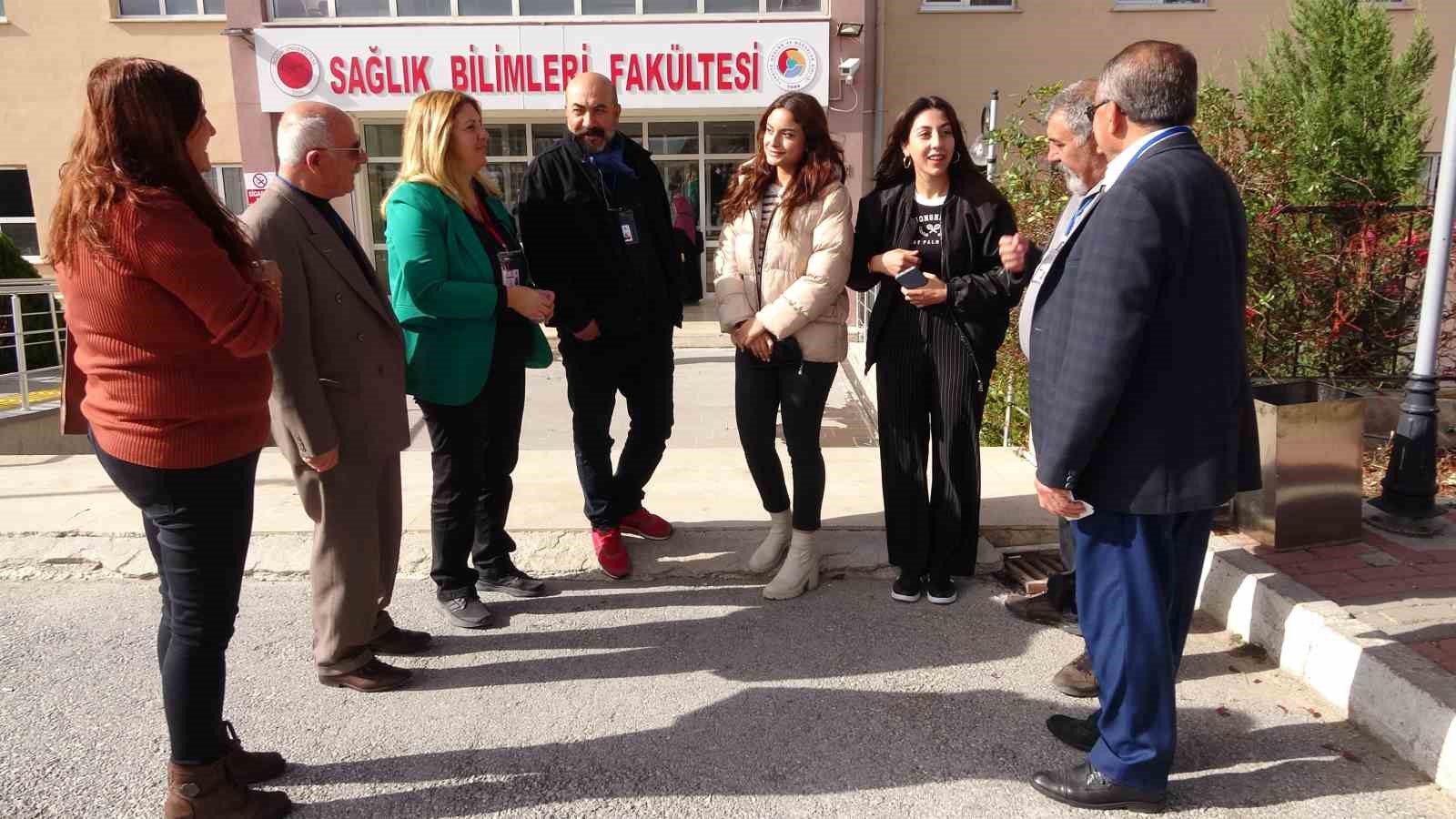 ÜNİVERSİTE HAYALLERİNE 55’İNDEN SONRA KAVUŞTULAR