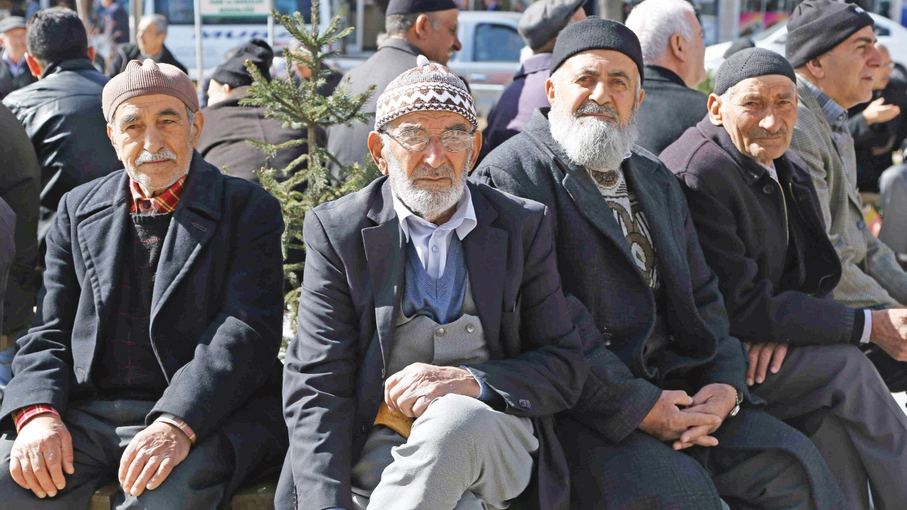 YOZGAT’TAKİ EMEKLİLERDEN BAŞKAN ADAYLARINA ‘YAŞAM MERKEZLERİ’ ÖNERİSİ