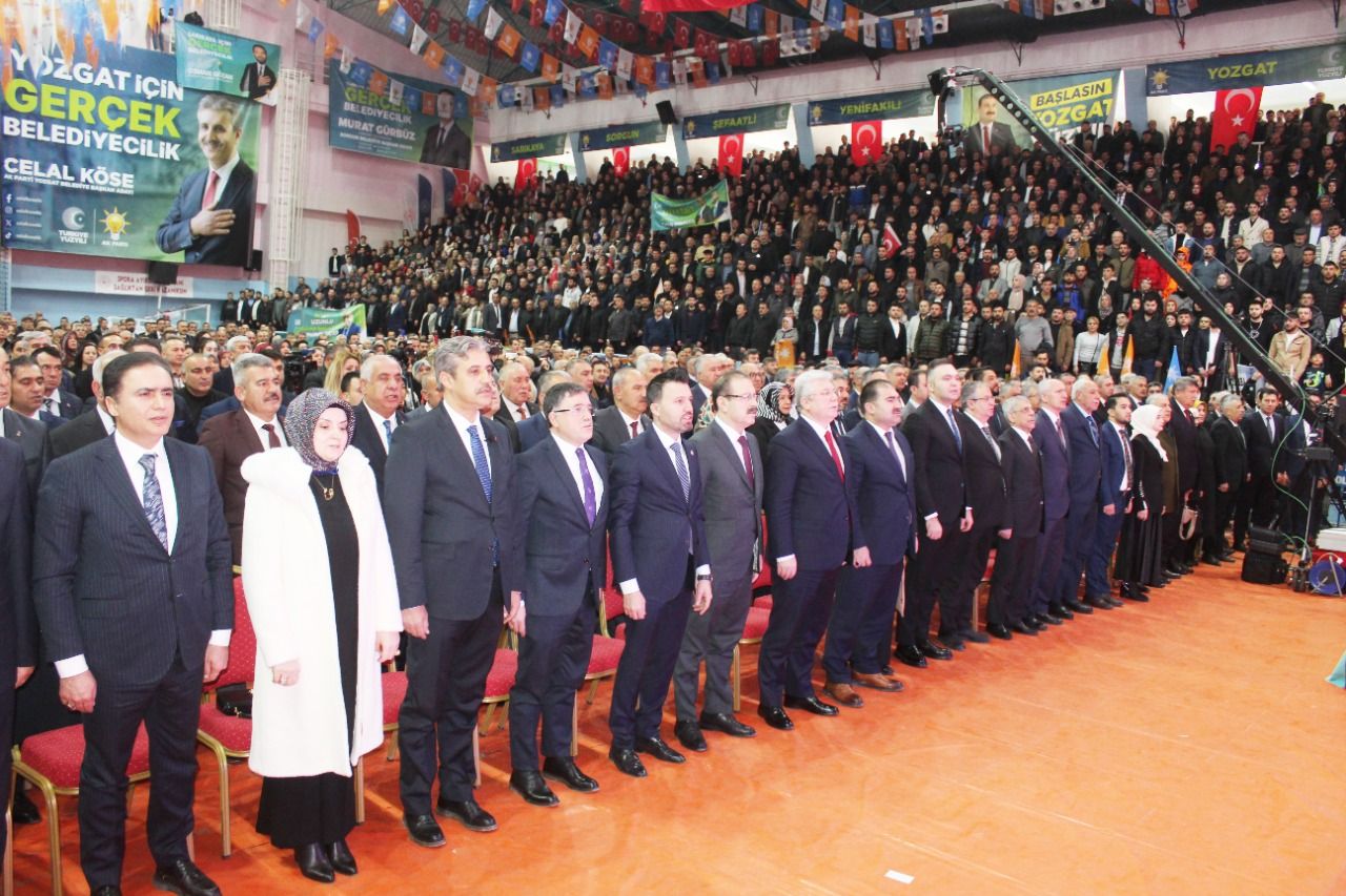 AK PARTİDE KONGRE GİBİ  BAŞKAN ADAYLARINI TANITIM TÖRENİ